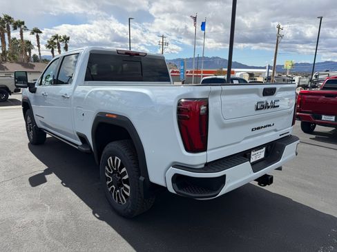 New 2026 GMC Sierra 3500 Denali Ultimate w/ LPO, Black Badging Package AWD/4WD image 5