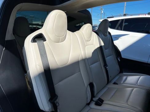 Used 2018 Tesla Model X 100D image 18