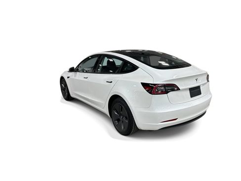 Certified 2023 Tesla Model 3 Standard Range RWD image 4