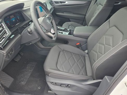 New 2025 Volkswagen Atlas Cross Sport SE FWD image 6