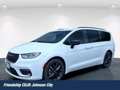Used 2025 Chrysler Pacifica Limited