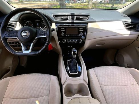 Used 2017 Nissan Rogue S w/ S Appearance Package image 7