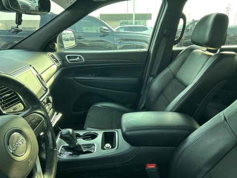 Used 2020 Jeep Grand Cherokee Altitude image 11