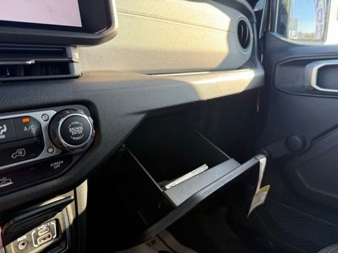 Used 2024 Jeep Gladiator Sport image 26