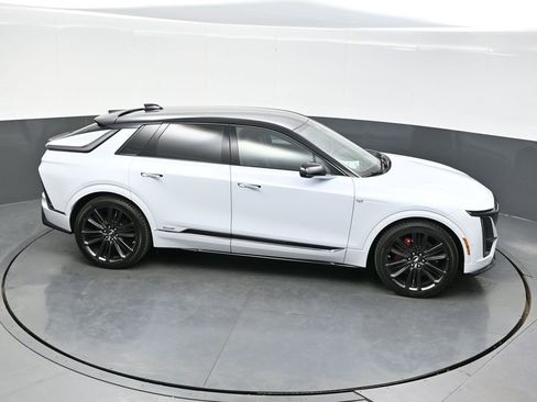 New 2026 Cadillac Lyriq V AWD/4WD image 23