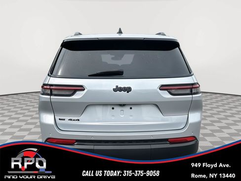 Used 2021 Jeep Grand Cherokee L Laredo AWD/4WD image 4