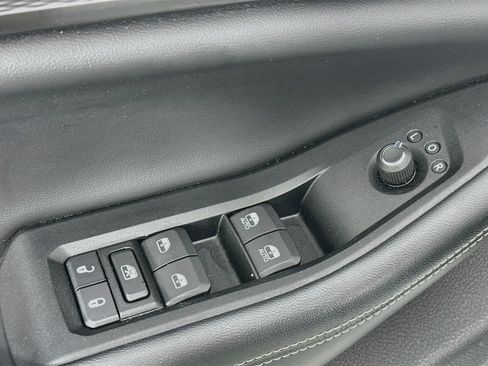 Used 2023 Jeep Grand Cherokee L Laredo RWD image 17