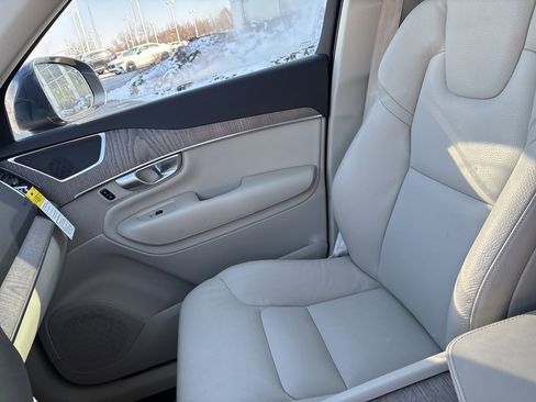 Certified 2023 Volvo XC90 B5 Plus w/ Protection Package Premier image 34