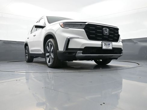 Certified 2023 Honda Pilot Touring image 30