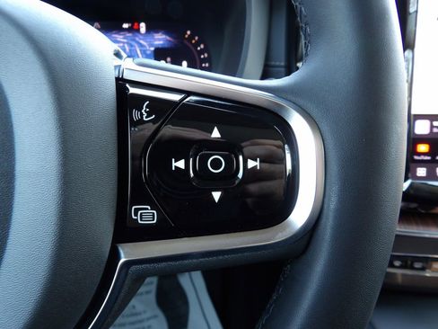 Certified 2023 Volvo XC60 B5 Ultimate w/ Climate Package AWD/4WD image 21