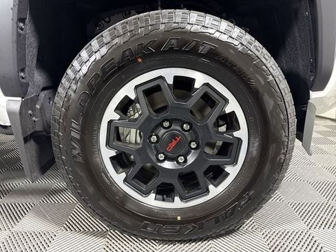 New 2025 Toyota Tacoma TRD Off-Road image 10