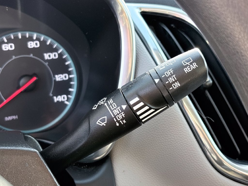Used 2023 Chevrolet Equinox LS FWD image 15