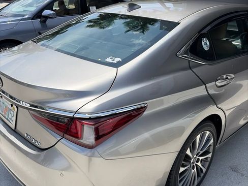 Used 2019 Lexus ES 350 w/ Premium Package FWD image 6