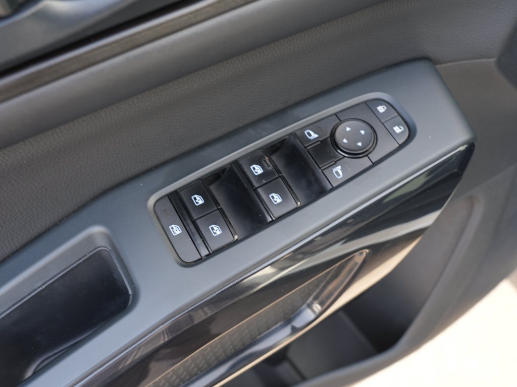 Used 2023 Nissan Pathfinder SV AWD/4WD image 18