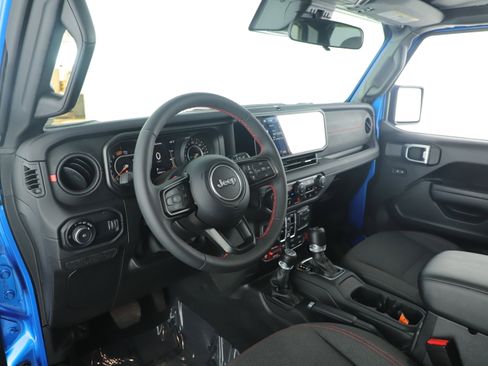 Used 2024 Jeep Wrangler Unlimited Rubicon w/ Safety Group image 5