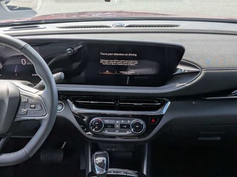 Used 2025 Buick Envista Sport Touring w/ Convenience I Package FWD image 24