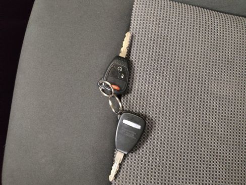 Used 2014 Jeep Patriot Latitude AWD/4WD image 32