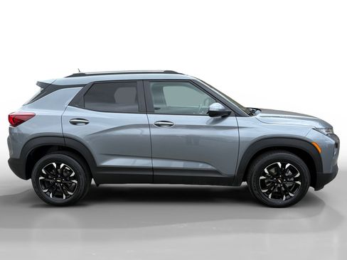 Used 2022 Chevrolet TrailBlazer LT w/ Convenience Package FWD image 6