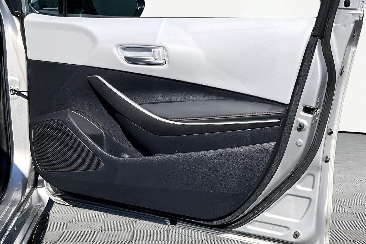 Certified 2025 Toyota Corolla SE FWD image 23