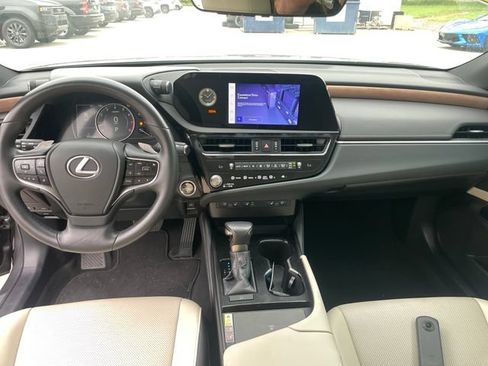 Used 2025 Lexus ES 350 w/ Premium Package FWD image 22