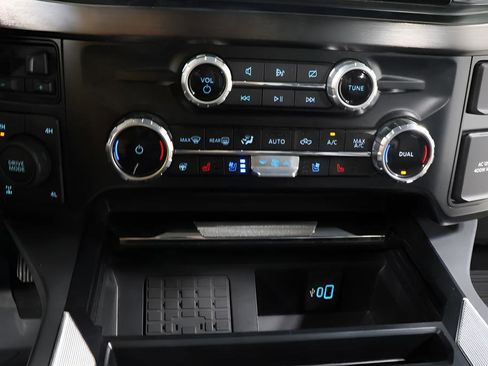 Used 2024 Ford F350 Lariat w/ Lariat Ultimate Package AWD/4WD image 10