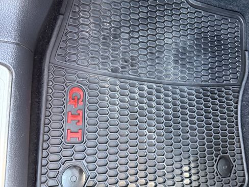 Used 2017 Volkswagen GTI Sport image 21