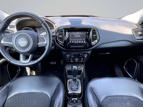 Used 2018 Jeep Compass Latitude w/ Popular Equipment Group FWD image 16
