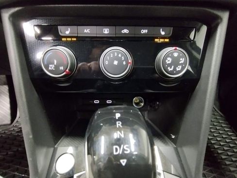 Certified 2025 Volkswagen Taos S image 29