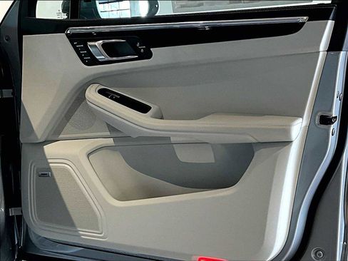 New 2026 Porsche Macan image 25