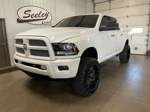 Used 2016 RAM 1500 Laramie w/ Convenience Group AWD/4WD image 2