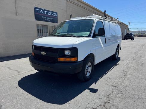 Used 2015 Chevrolet Express 2500 RWD image 2