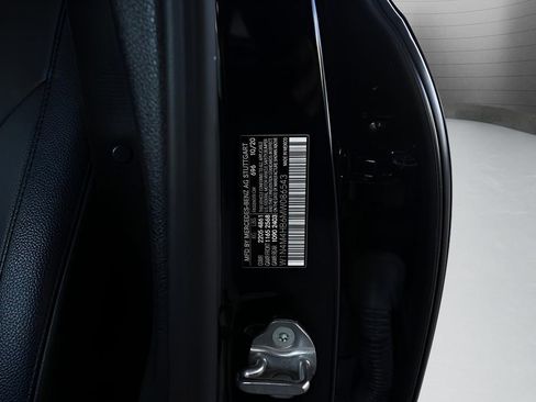 Used 2021 Mercedes-Benz GLB 250 4MATIC w/ Premium Package image 42