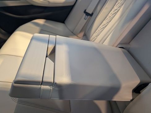 Used 2021 BMW M550i xDrive w/ Dynamic Handling Package image 25