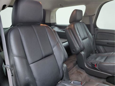 Used 2013 Chevrolet Tahoe LT image 16