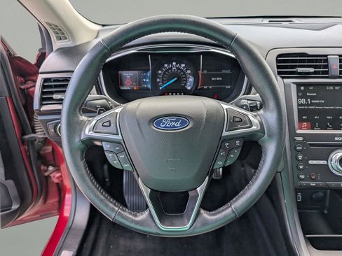 Used 2018 Ford Fusion Titanium image 22