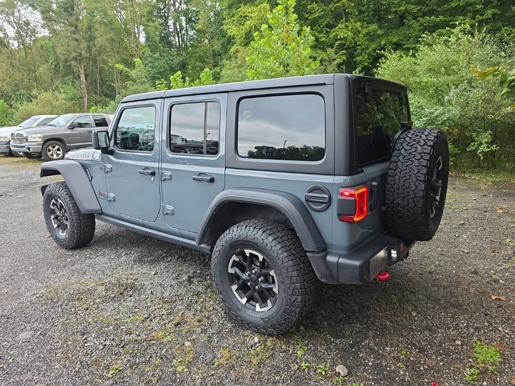 Used 2025 Jeep Wrangler Unlimited Rubicon AWD/4WD image 6