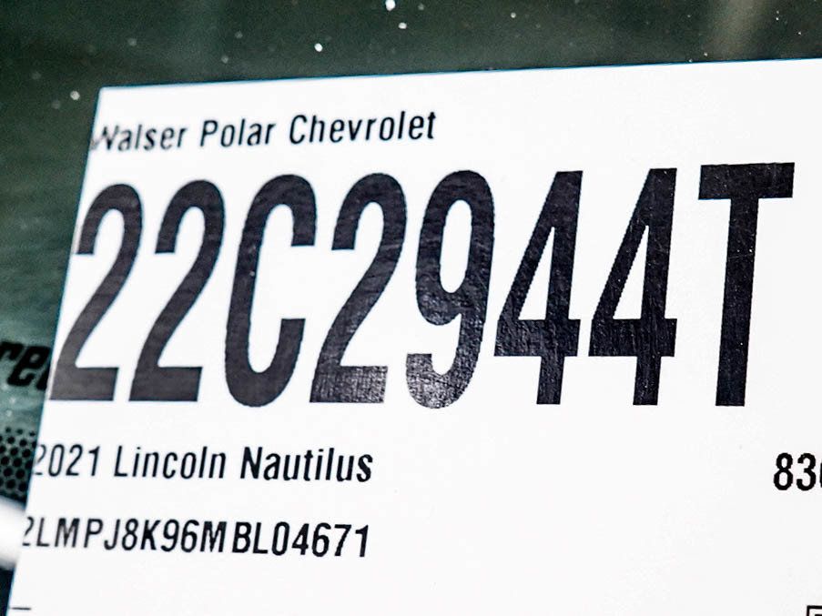 Used 2021 Lincoln Nautilus Reserve w/ Class II Trailer Tow Package AWD/4WD image 32