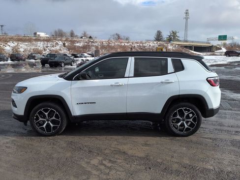 New 2026 Jeep Compass Limited image 5