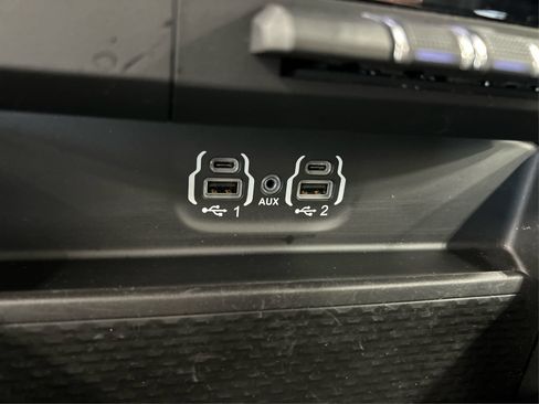 Used 2022 RAM 1500 Laramie AWD/4WD image 32