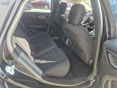 Used 2016 Chrysler 200 LX FWD image 19