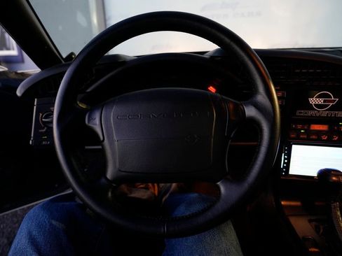 Used 1992 Chevrolet Corvette Convertible image 63