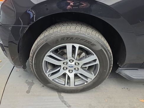 Used 2024 Ford Expedition Limited image 15