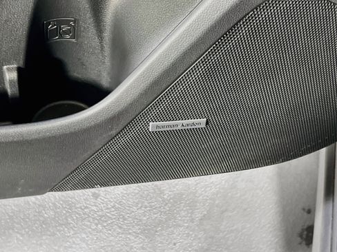 Used 2023 Subaru Crosstrek 2.5i Limited AWD/4WD image 19