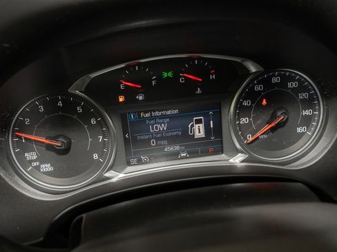 Used 2024 GMC Terrain SLE w/ Driver Convenience Package image 17