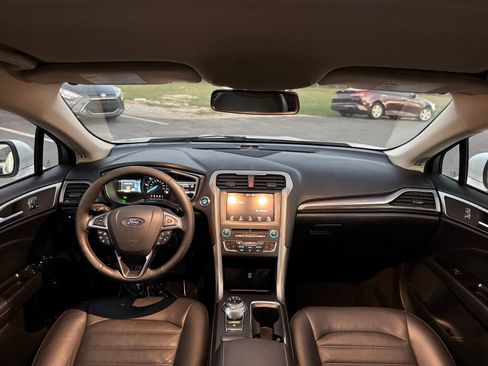 Used 2018 Ford Fusion SE w/ Equipment Group 602A image 24