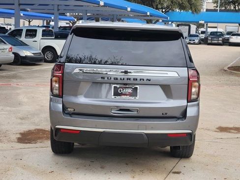Used 2021 Chevrolet Suburban LT image 14