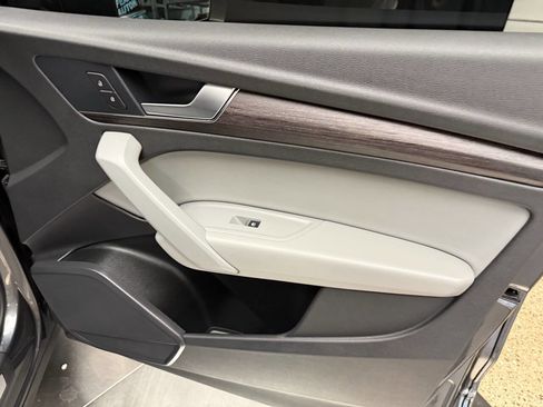 Used 2022 Audi Q5 2.0T Premium image 24