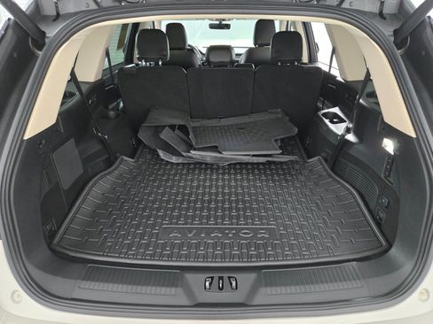 Used 2023 Lincoln Aviator AWD w/ Class IV Trailer Tow Package image 15