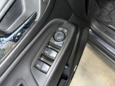 Used 2022 Chevrolet Equinox RS w/ RS Leather Package image 6