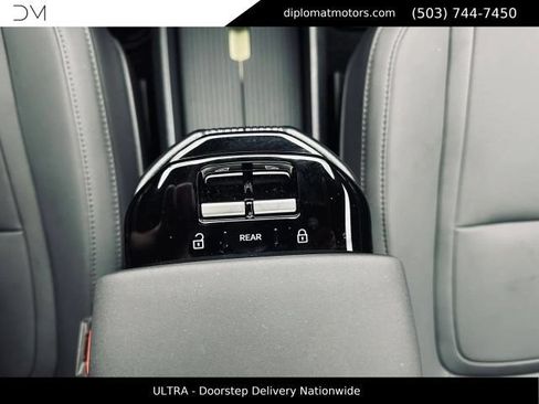 Used 2025 Volvo EX30 Ultra AWD/4WD image 35